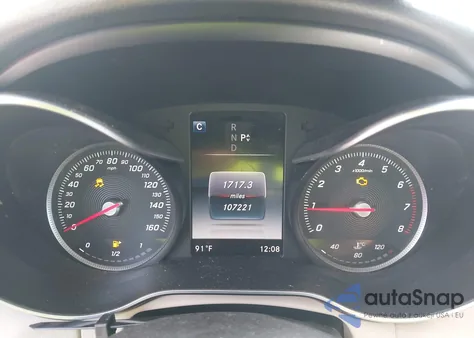 2016 Mercedes-Benz C 300 4Matic/Luxury 4Matic/Sport 4Matic z USA, uszkodzony, nr VIN 55SWF4KB4GU097714